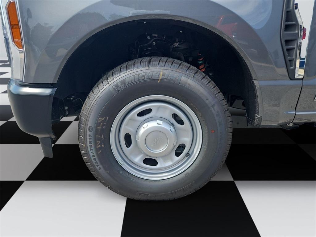 new 2025 Ford F-250 car, priced at $60,540