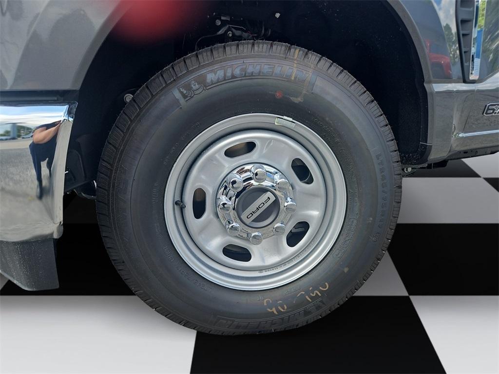 new 2025 Ford F-350 car, priced at $62,440