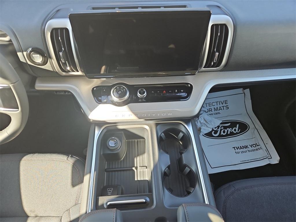 new 2025 Ford Expedition car, priced at $65,510