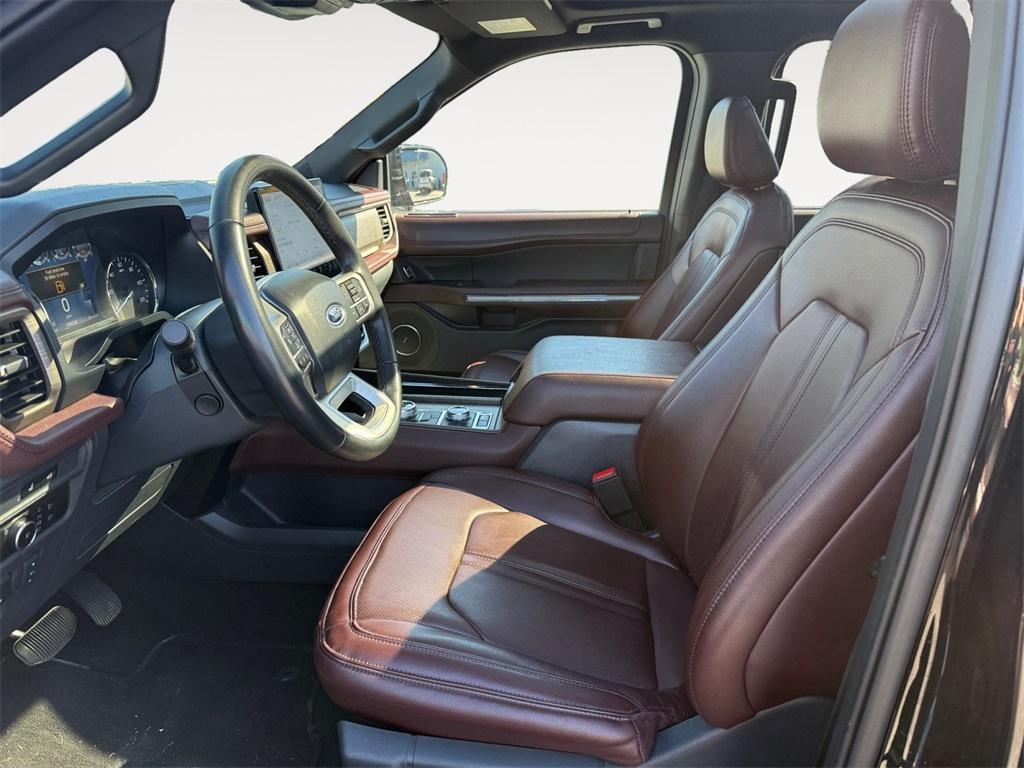 used 2024 Ford Expedition car, priced at $53,895
