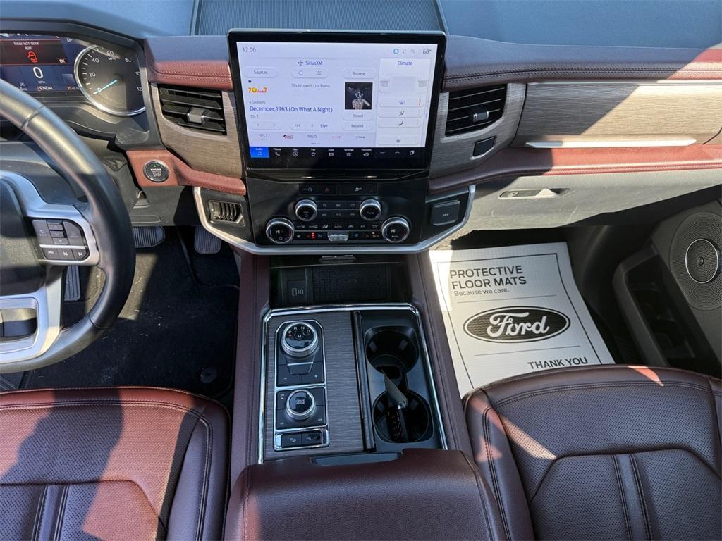 used 2024 Ford Expedition car, priced at $53,895