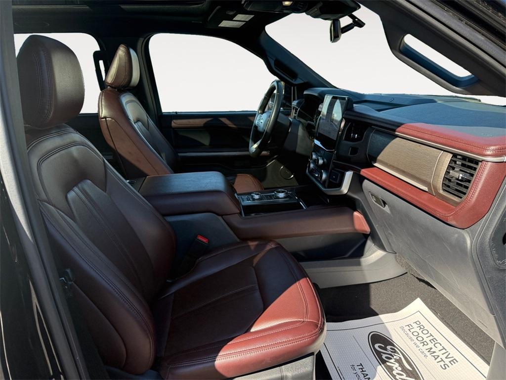 used 2024 Ford Expedition car, priced at $53,895