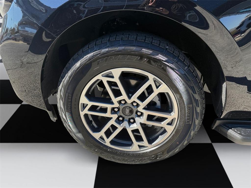 new 2025 Ford Expedition car, priced at $73,090