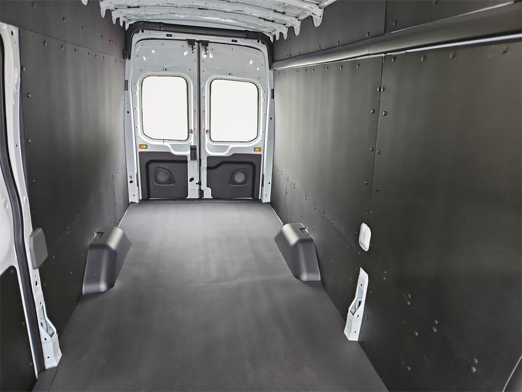 new 2025 Ford Transit-250 car