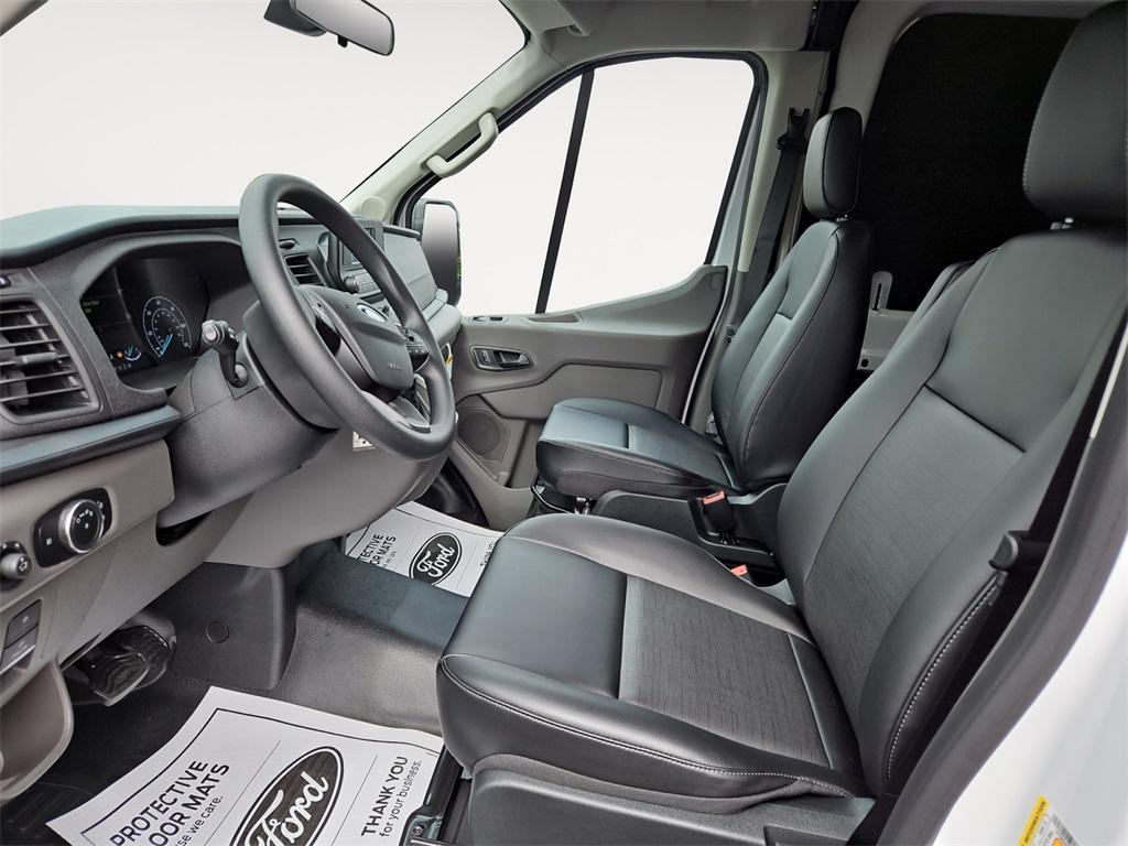 new 2025 Ford Transit-250 car