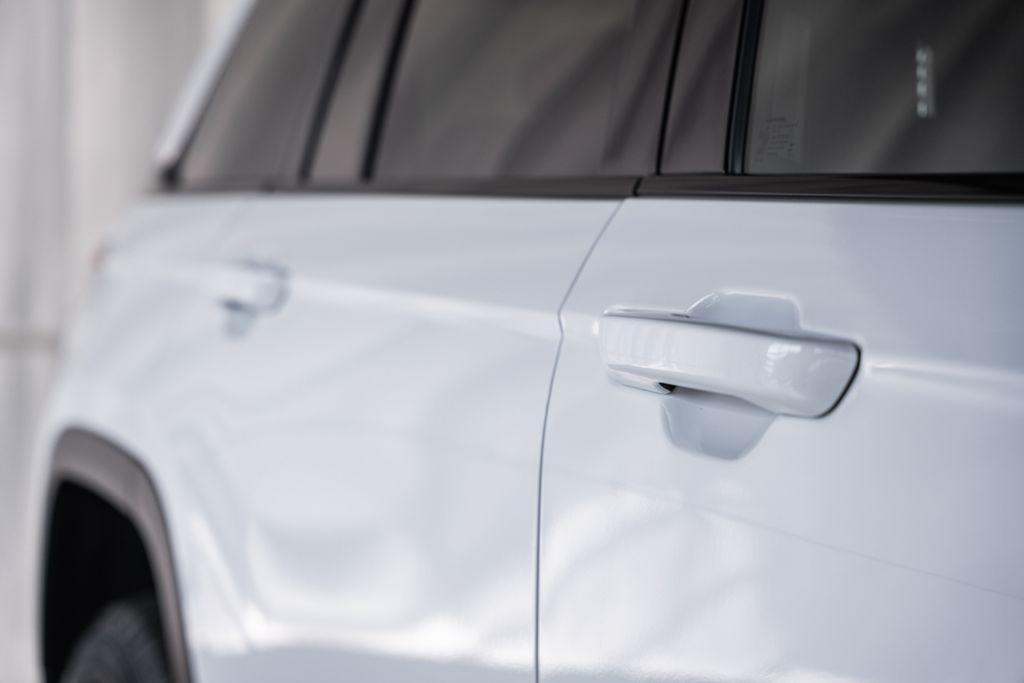 new 2025 Jeep Grand Cherokee car, priced at $35,492