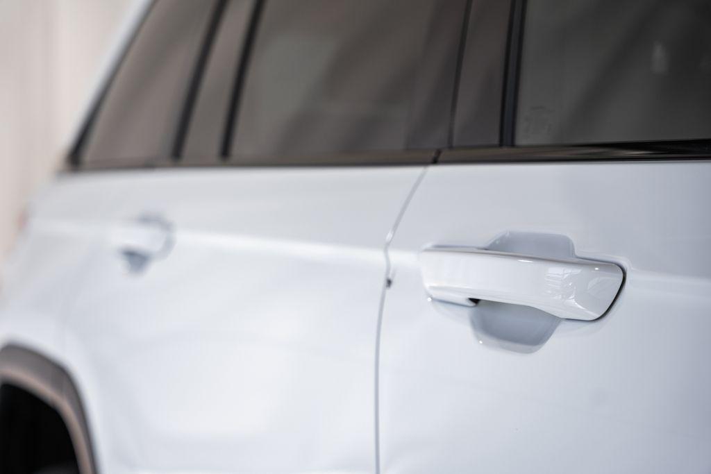 new 2025 Jeep Grand Cherokee car, priced at $40,774