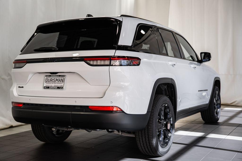new 2025 Jeep Grand Cherokee car, priced at $40,774