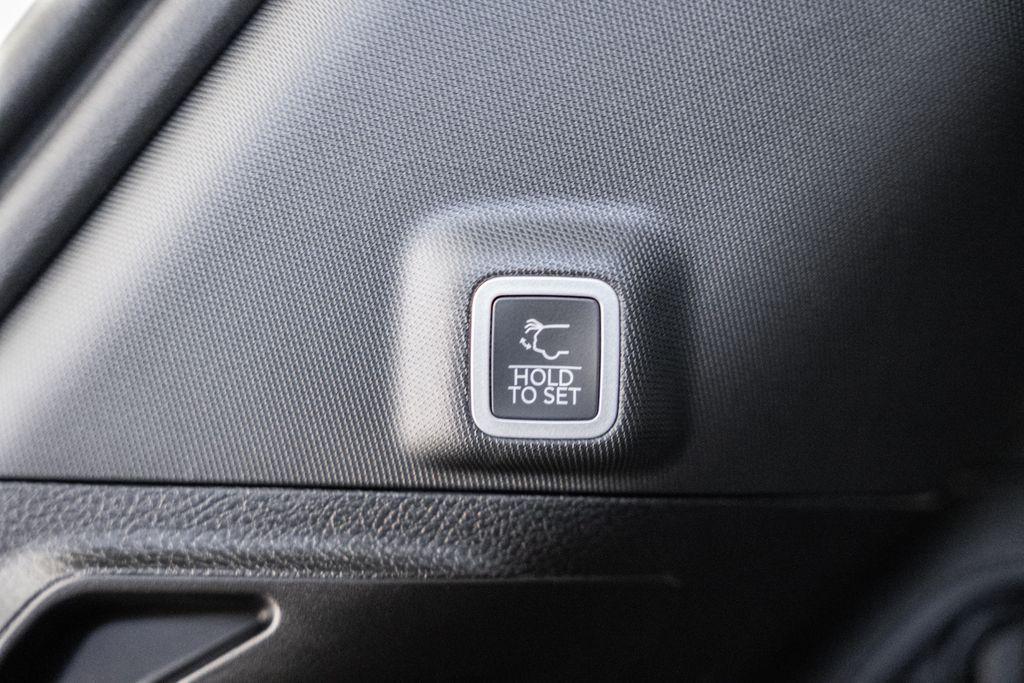 new 2025 Jeep Grand Cherokee car, priced at $40,774