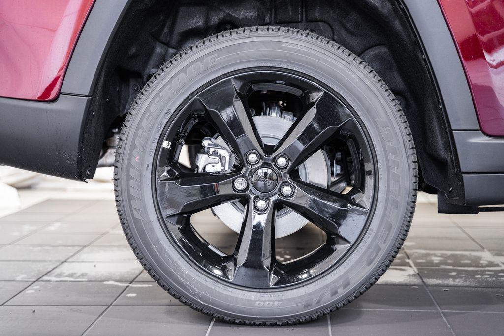 new 2025 Jeep Grand Cherokee car, priced at $42,206