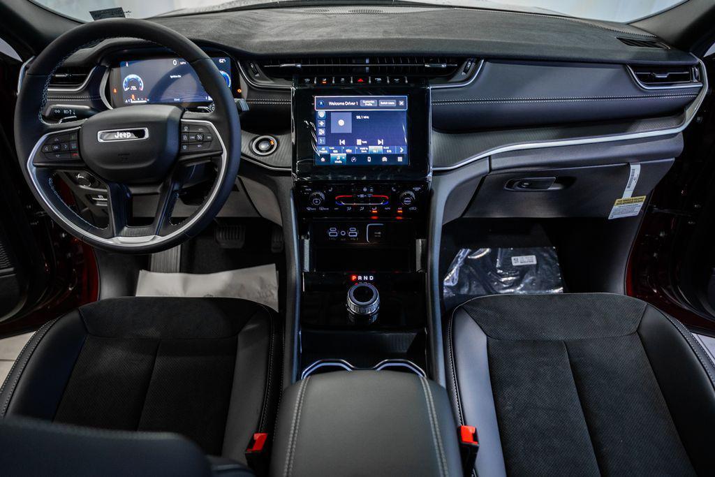 new 2025 Jeep Grand Cherokee car, priced at $42,206