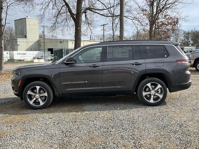 new 2024 Jeep Grand Cherokee L car, priced at $42,285