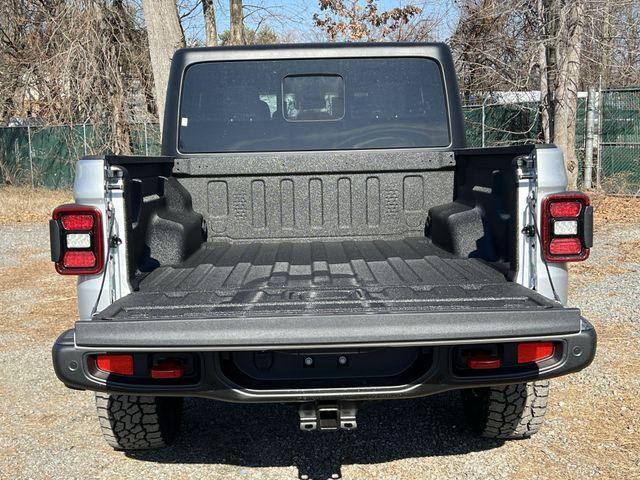 new 2024 Jeep Gladiator car, priced at $53,962