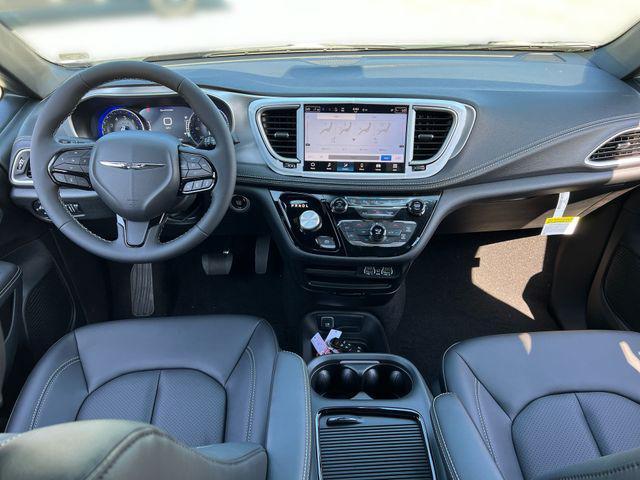 new 2024 Chrysler Pacifica car, priced at $41,458