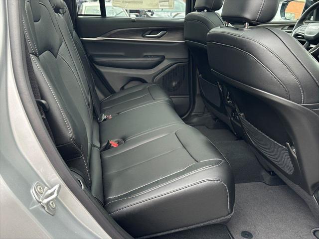 new 2025 Jeep Grand Cherokee car, priced at $48,695