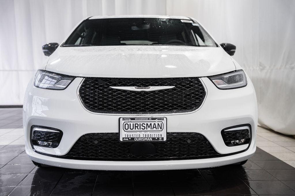 new 2026 Chrysler Pacifica car, priced at $42,392