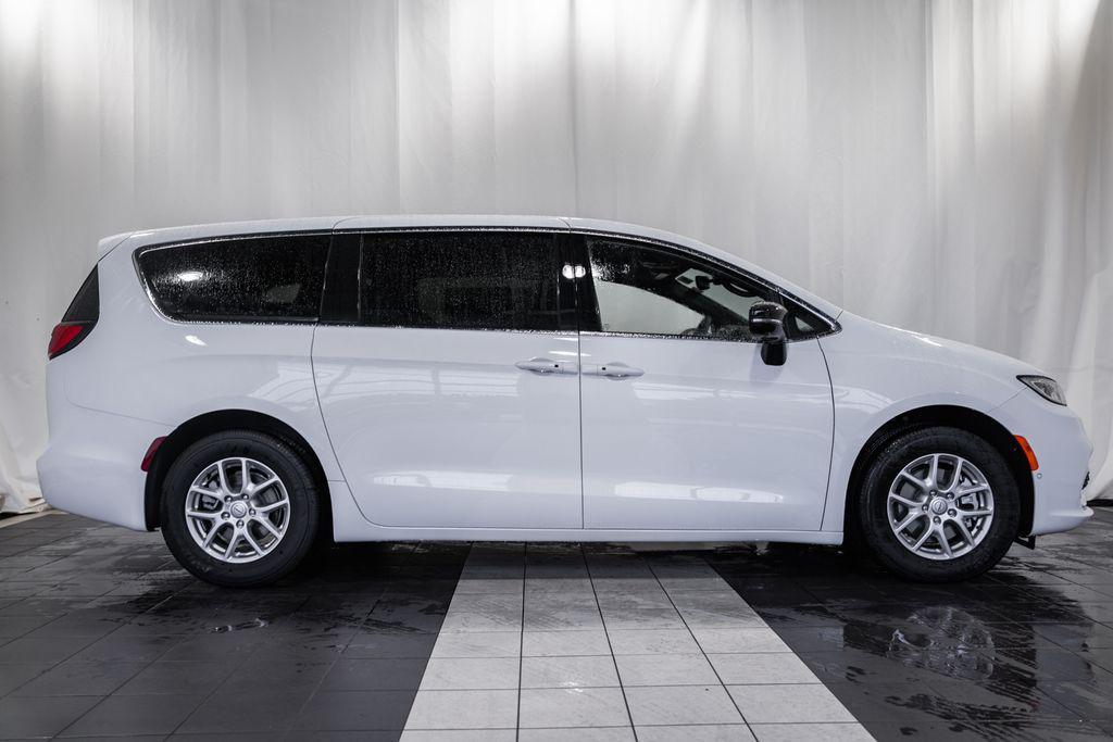 new 2026 Chrysler Pacifica car, priced at $42,392