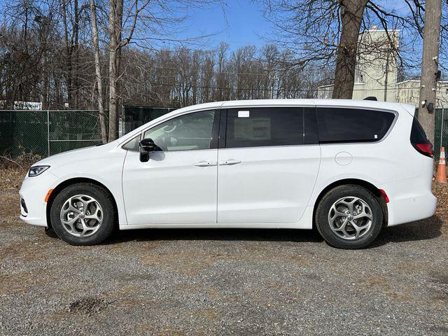 new 2024 Chrysler Pacifica car, priced at $47,575