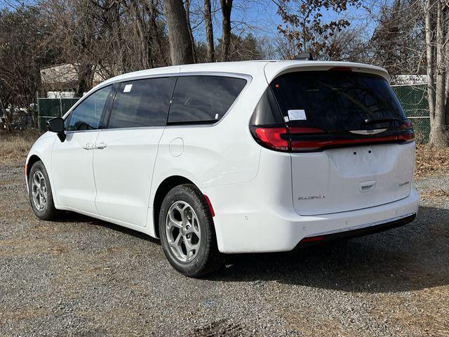 new 2024 Chrysler Pacifica car, priced at $47,575