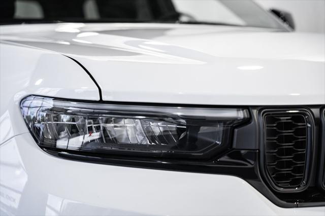 new 2025 Jeep Grand Cherokee car, priced at $39,664