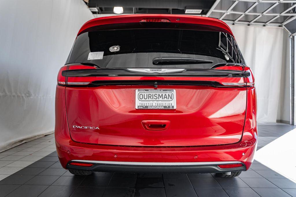 new 2026 Chrysler Pacifica car, priced at $48,676