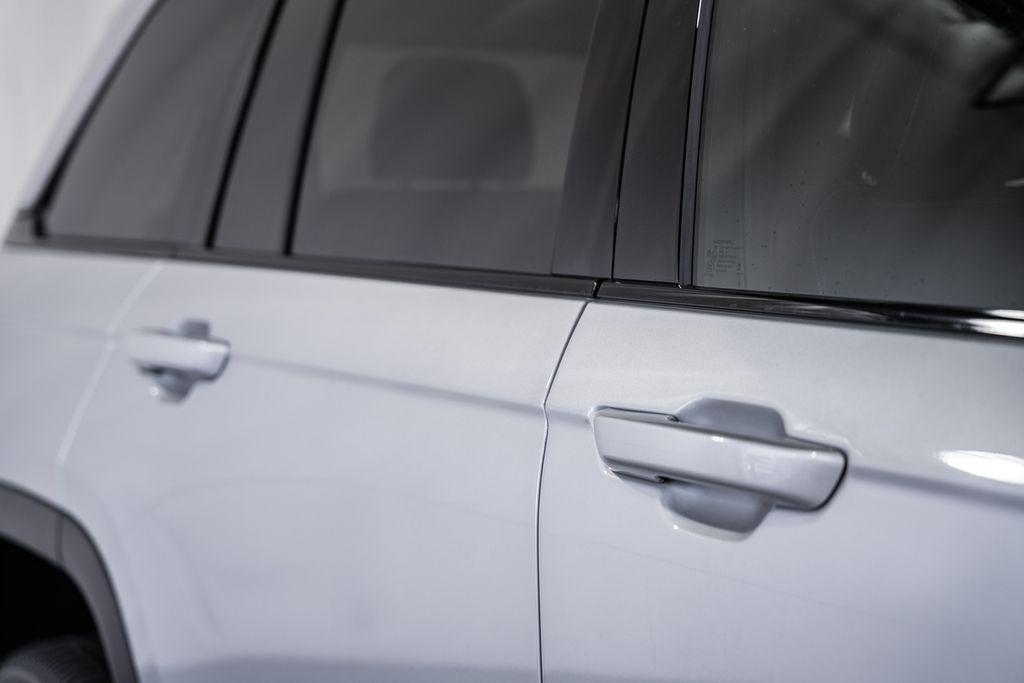 new 2025 Jeep Grand Cherokee car, priced at $41,310