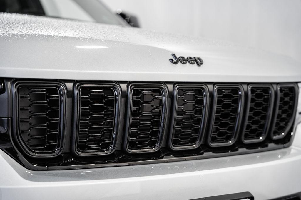 new 2025 Jeep Grand Cherokee car, priced at $41,310