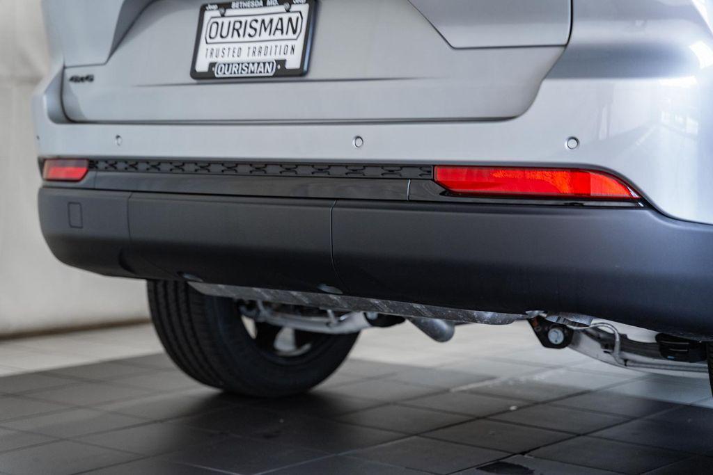 new 2025 Jeep Grand Cherokee car, priced at $37,081