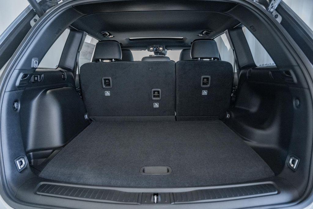 new 2025 Jeep Grand Cherokee car, priced at $37,081