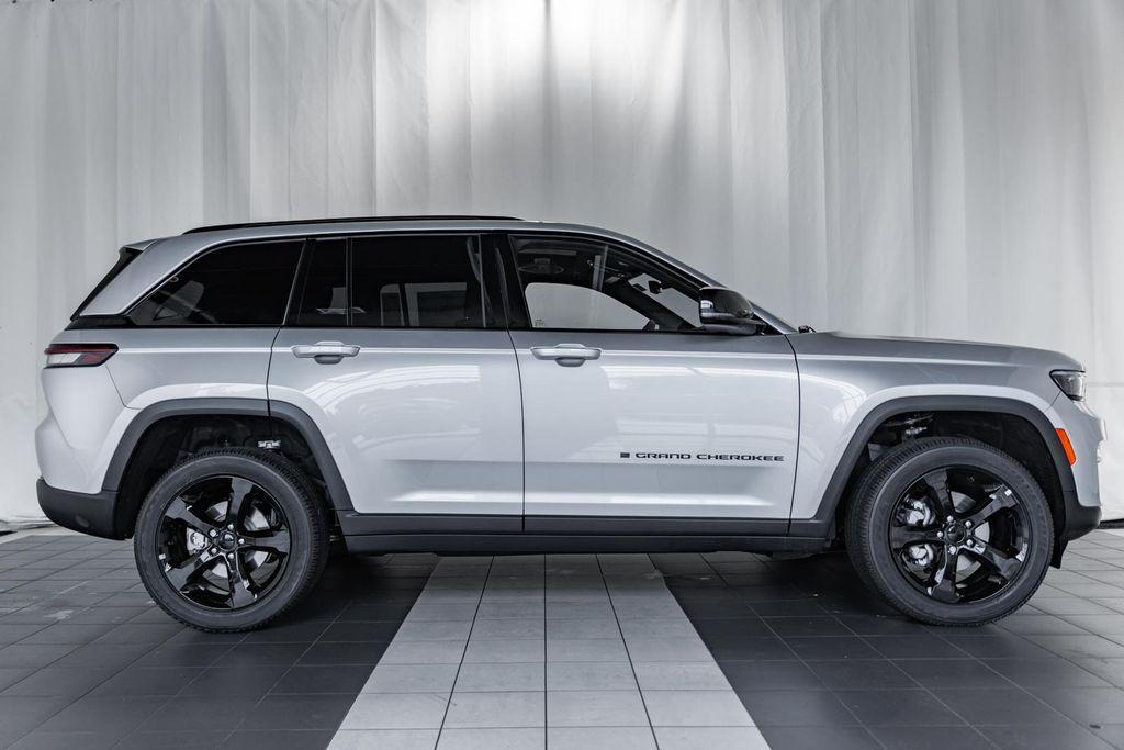 new 2025 Jeep Grand Cherokee car, priced at $37,081
