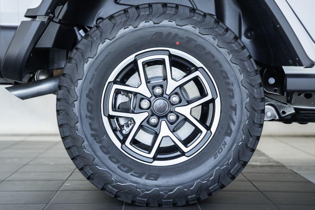 new 2025 Jeep Wrangler car, priced at $58,895
