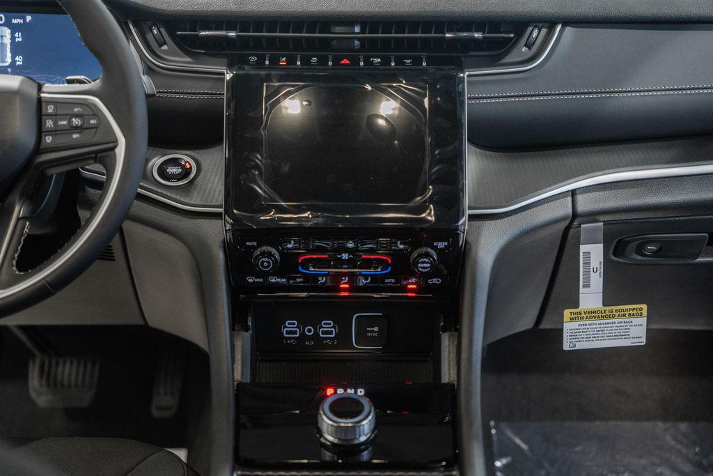 new 2025 Jeep Grand Cherokee car, priced at $36,028