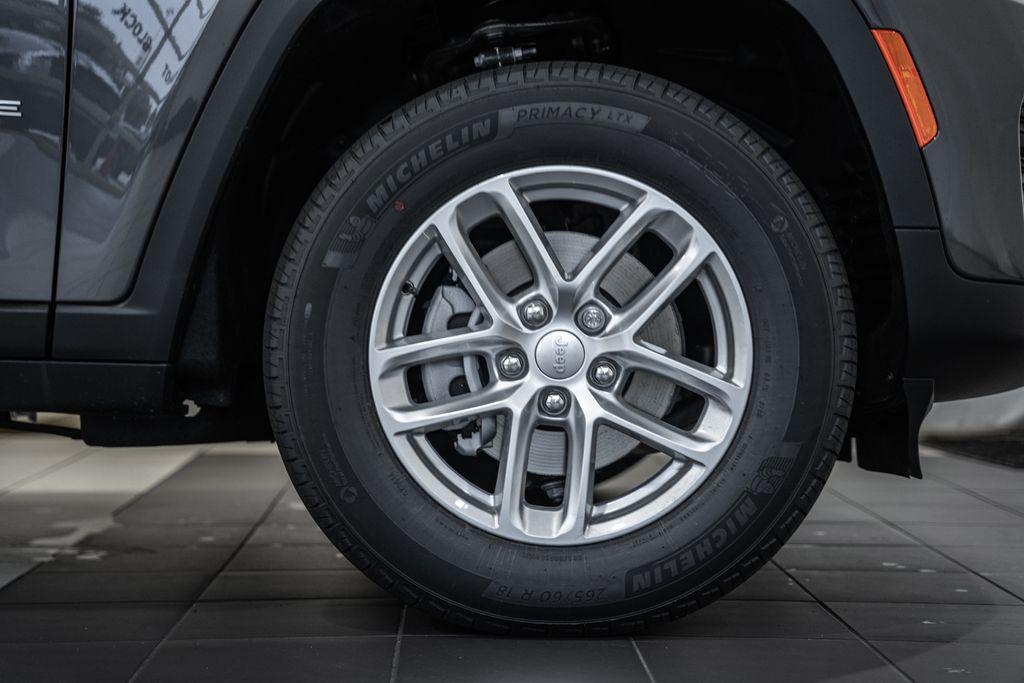 new 2025 Jeep Grand Cherokee car, priced at $36,028