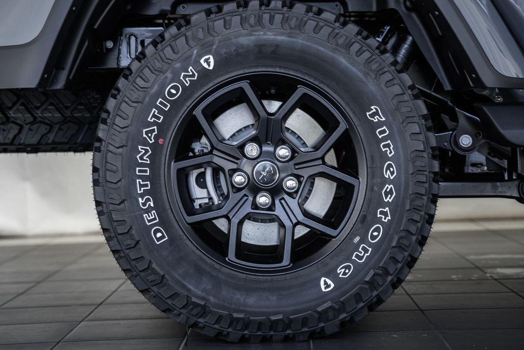 new 2025 Jeep Gladiator car, priced at $42,990
