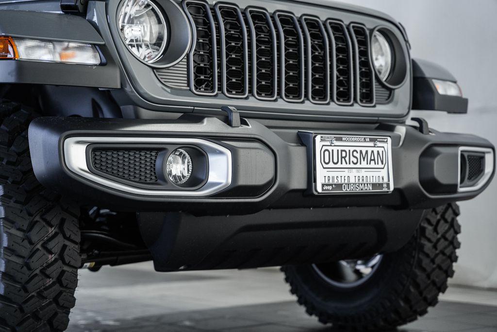 new 2025 Jeep Gladiator car, priced at $42,990