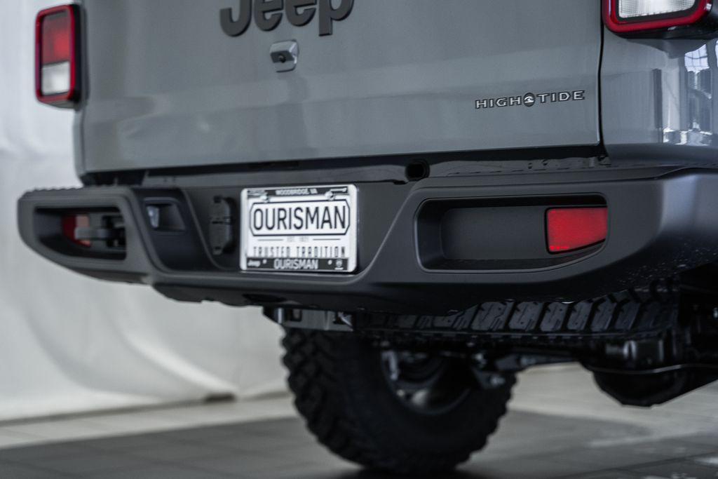 new 2025 Jeep Gladiator car, priced at $42,990