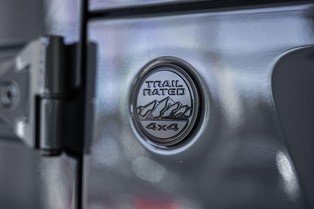 new 2025 Jeep Gladiator car, priced at $42,990