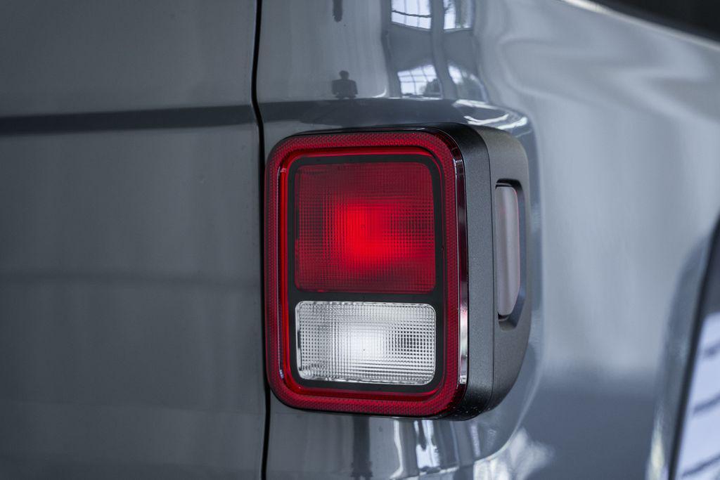 new 2025 Jeep Gladiator car, priced at $42,990
