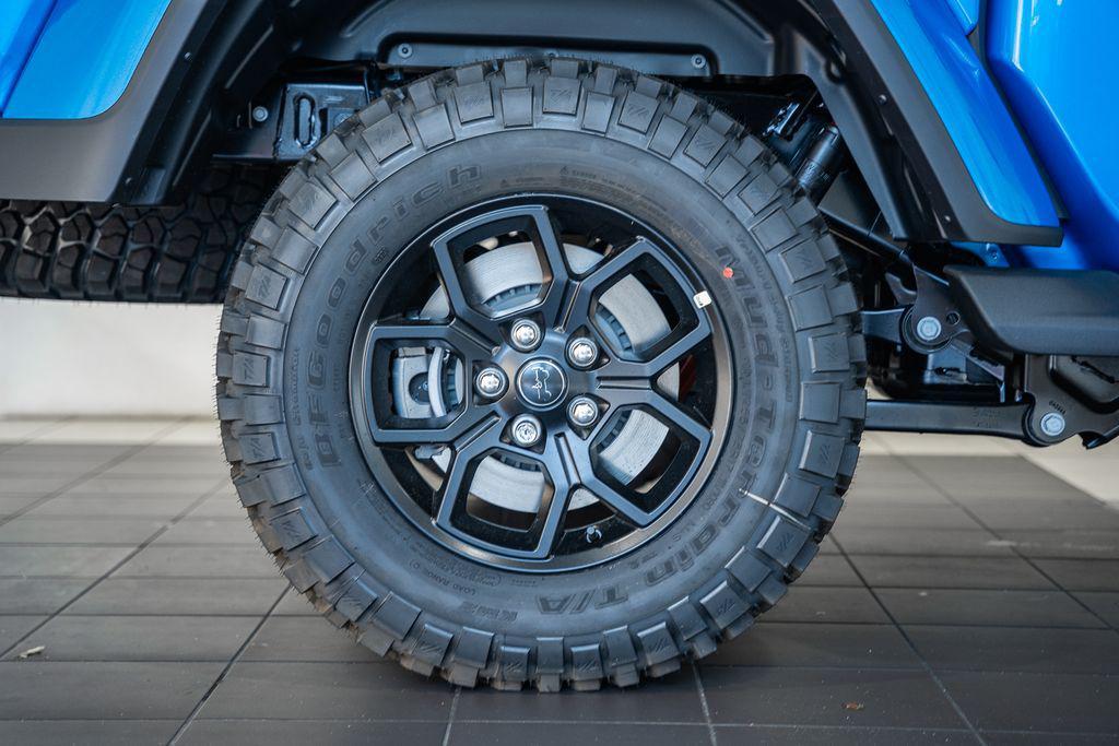new 2025 Jeep Gladiator car, priced at $42,411
