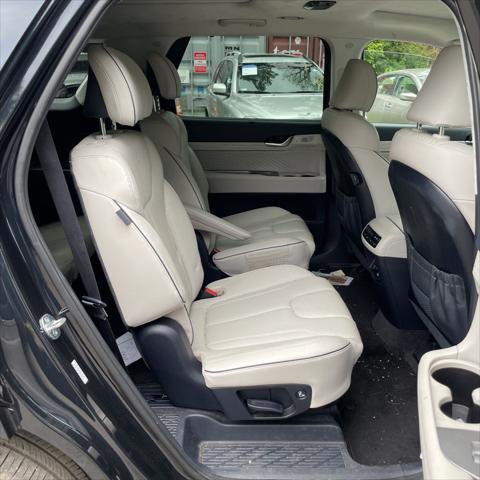 used 2024 Hyundai Palisade car, priced at $42,000