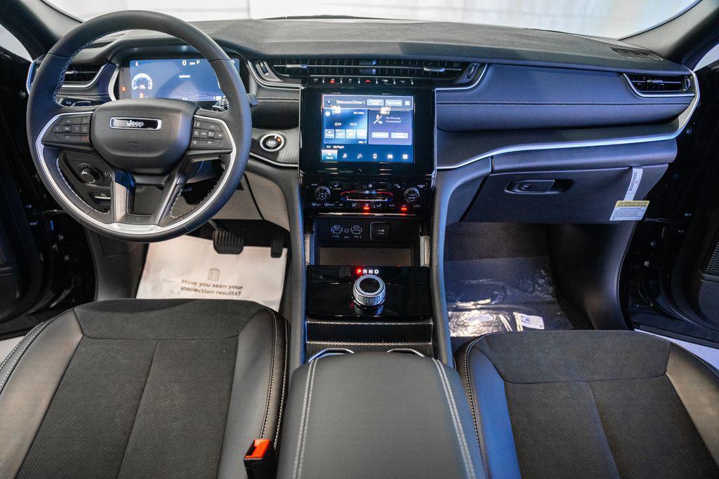 new 2025 Jeep Grand Cherokee car, priced at $40,810