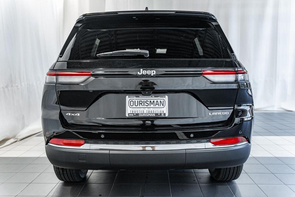 new 2025 Jeep Grand Cherokee car, priced at $39,028