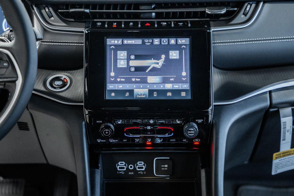 new 2025 Jeep Grand Cherokee car, priced at $39,028