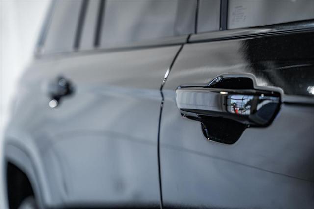 new 2025 Jeep Grand Cherokee car, priced at $38,695