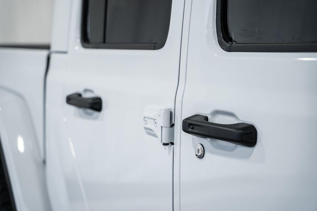 new 2025 Jeep Gladiator car, priced at $55,935