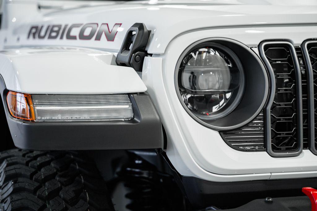 new 2025 Jeep Gladiator car, priced at $55,935