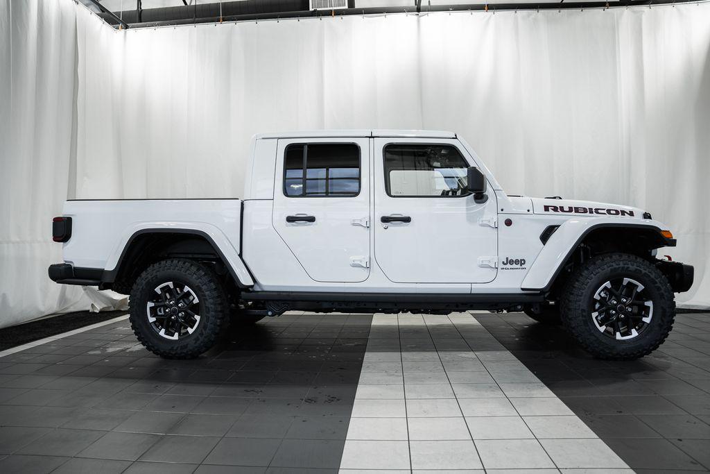 new 2025 Jeep Gladiator car, priced at $55,935
