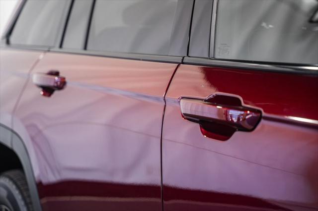 new 2025 Jeep Grand Cherokee car, priced at $39,671