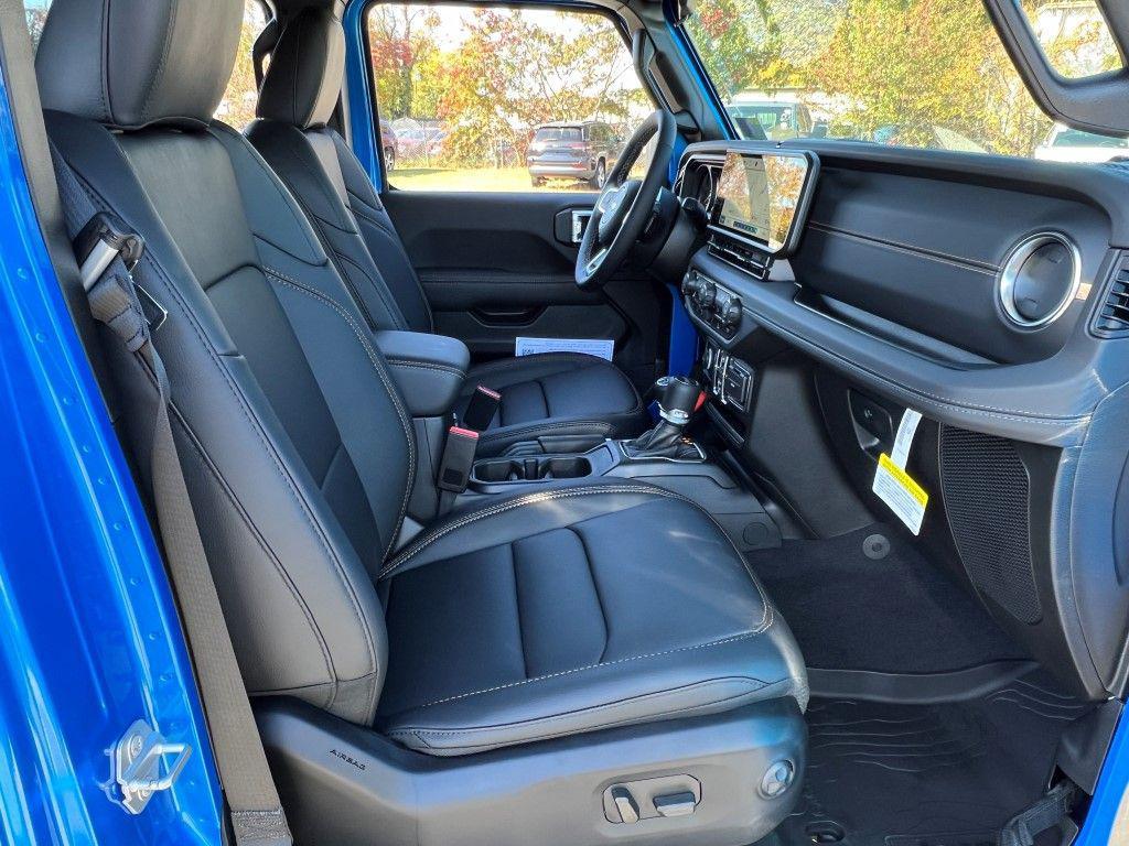new 2025 Jeep Wrangler car, priced at $49,825