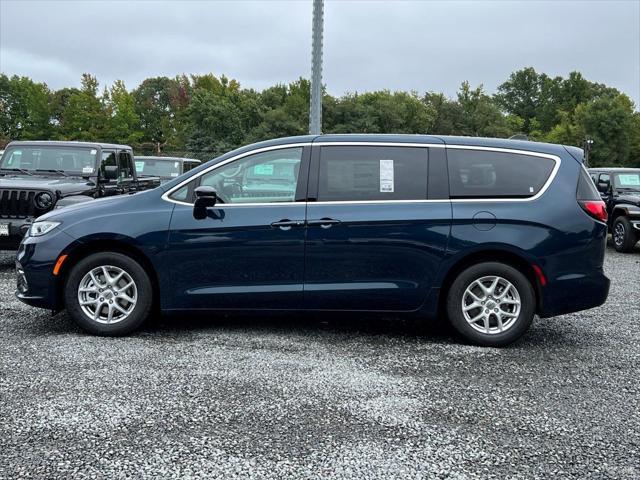 new 2024 Chrysler Pacifica car, priced at $38,666